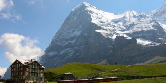 Schweiz Berge Zug Alpen Rundreise Rotel Tours